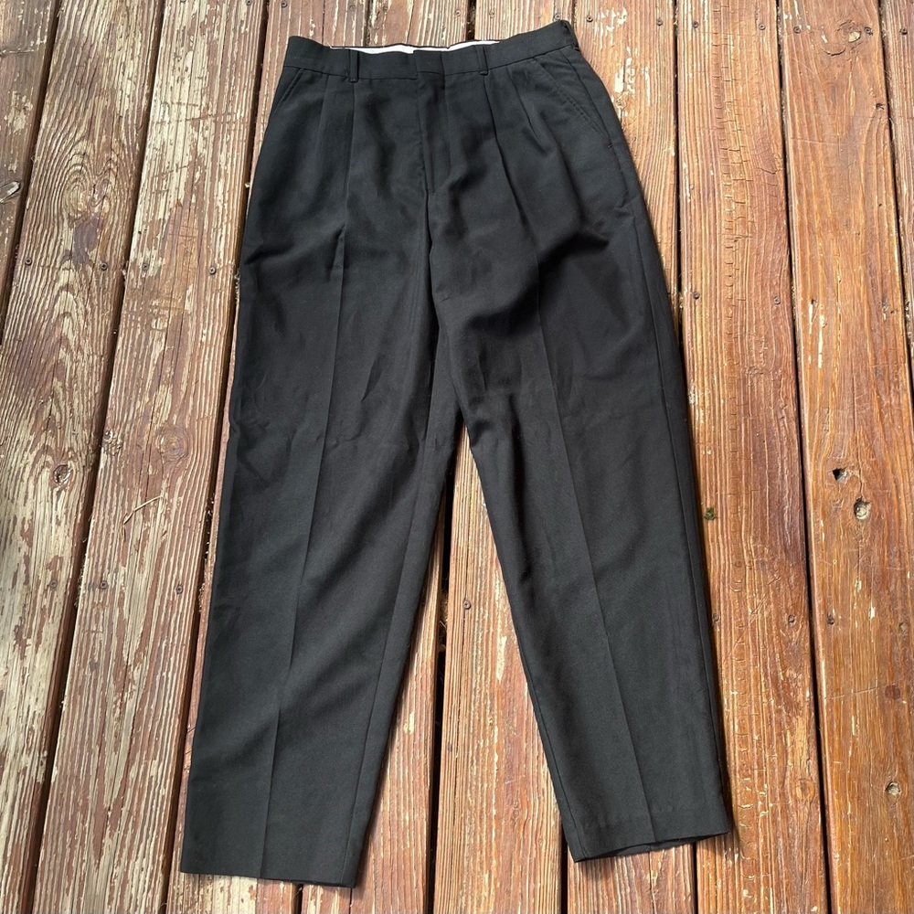 black pants
brand the public notices
waist 32, inseam 32